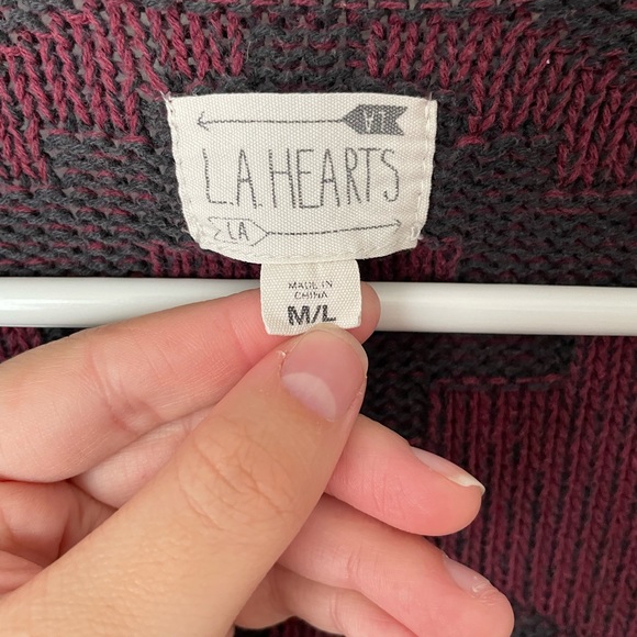 ✨SOLD✨Womens Maroon Cardigan Size M/L - Picture 3 of 4